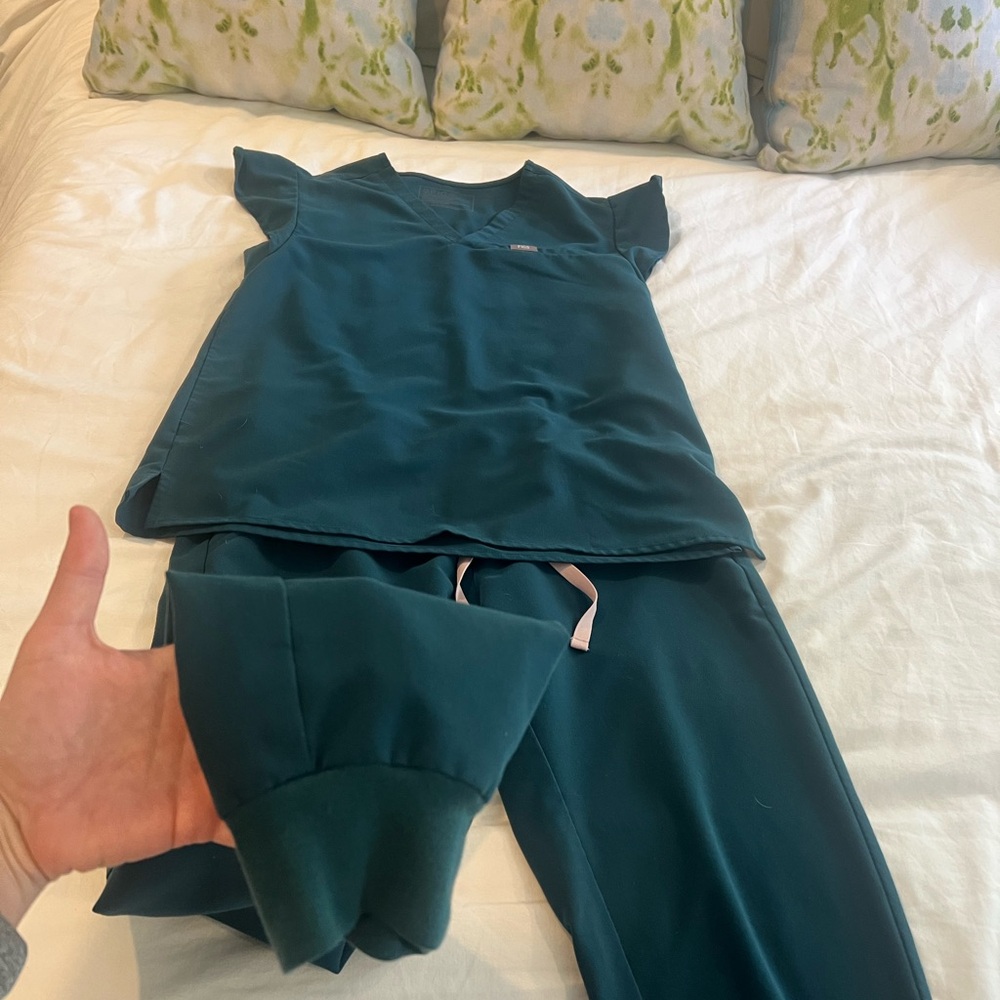 Teal figs Scrub Set